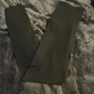 Black Arie offline leggings